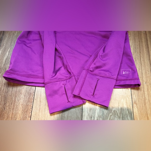 REI kids Base Layer long-sleeved shirt with thumb holes size M (10-12) - Picture 4 of 4